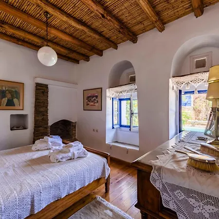 Anezas Mansion Stone-built Traditional Chones