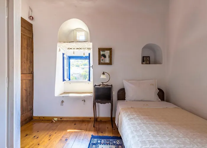 Anezas Mansion Stone-built Traditional Villa