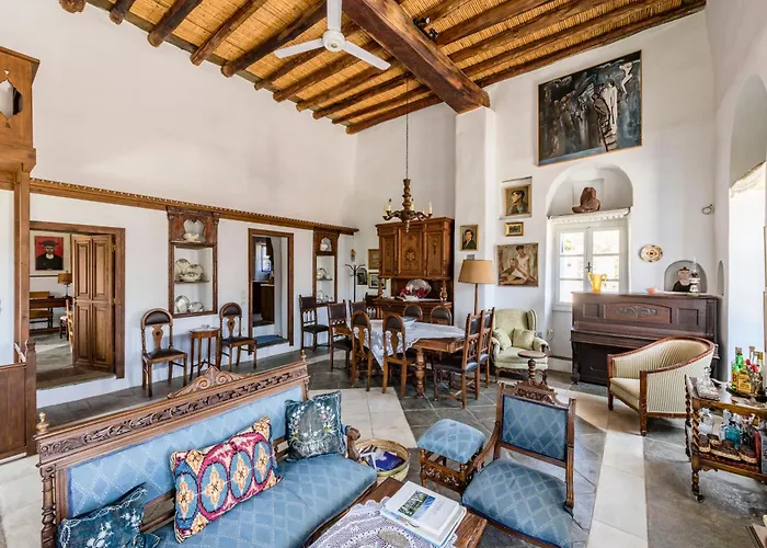 Anezas Mansion Stone-built Traditional Villa *