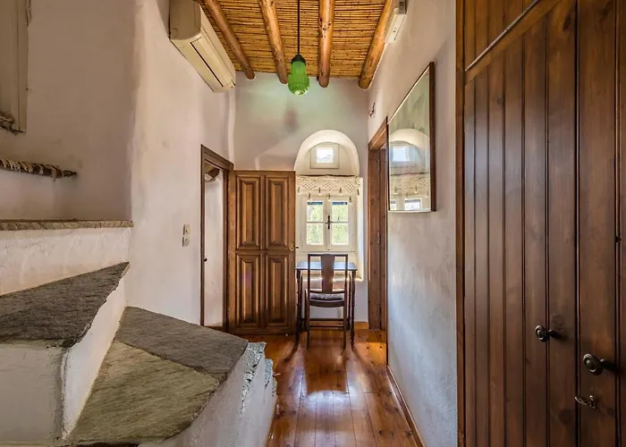 Anezas Mansion Stone-built Traditional Villa *