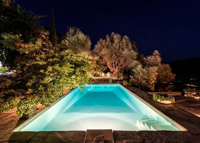 Anezas Mansion Stone-built Traditional Villa